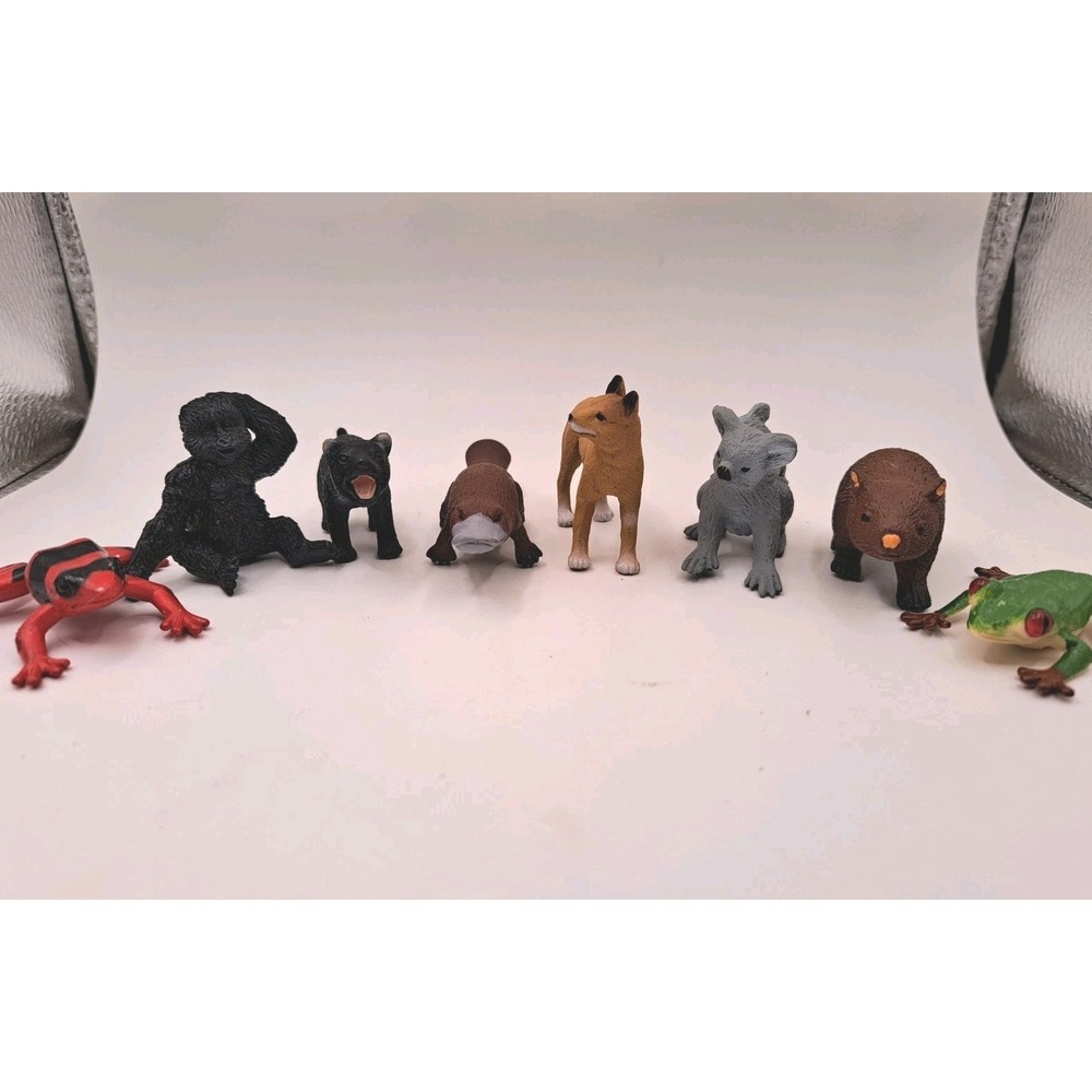 Vintage Safari Ltd Lot of 8 Minature Figurines Dingo, Wombat Frogs Platypus